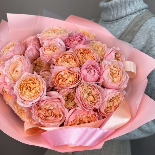 Букет из 9 кустовых пионовидных роз Джульетта