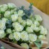 Букет из белых кустовых роз Сноуфлейк