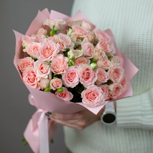 Букет из розовых кустовых роз Свит Сара, 9 шт