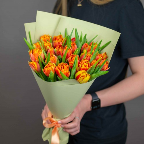 Букет рыжих пионовидных тюльпанов, 25 шт