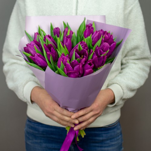 Букет фиолетовых тюльпанов, 25 шт