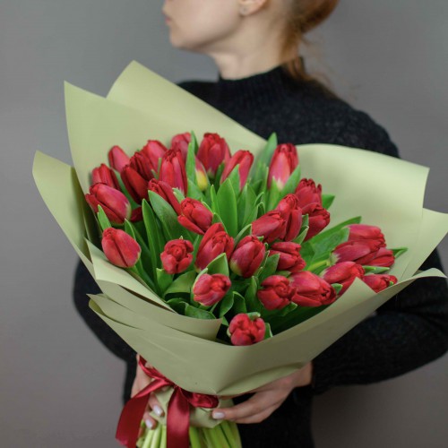 Букет красных тюльпанов, 35 шт
